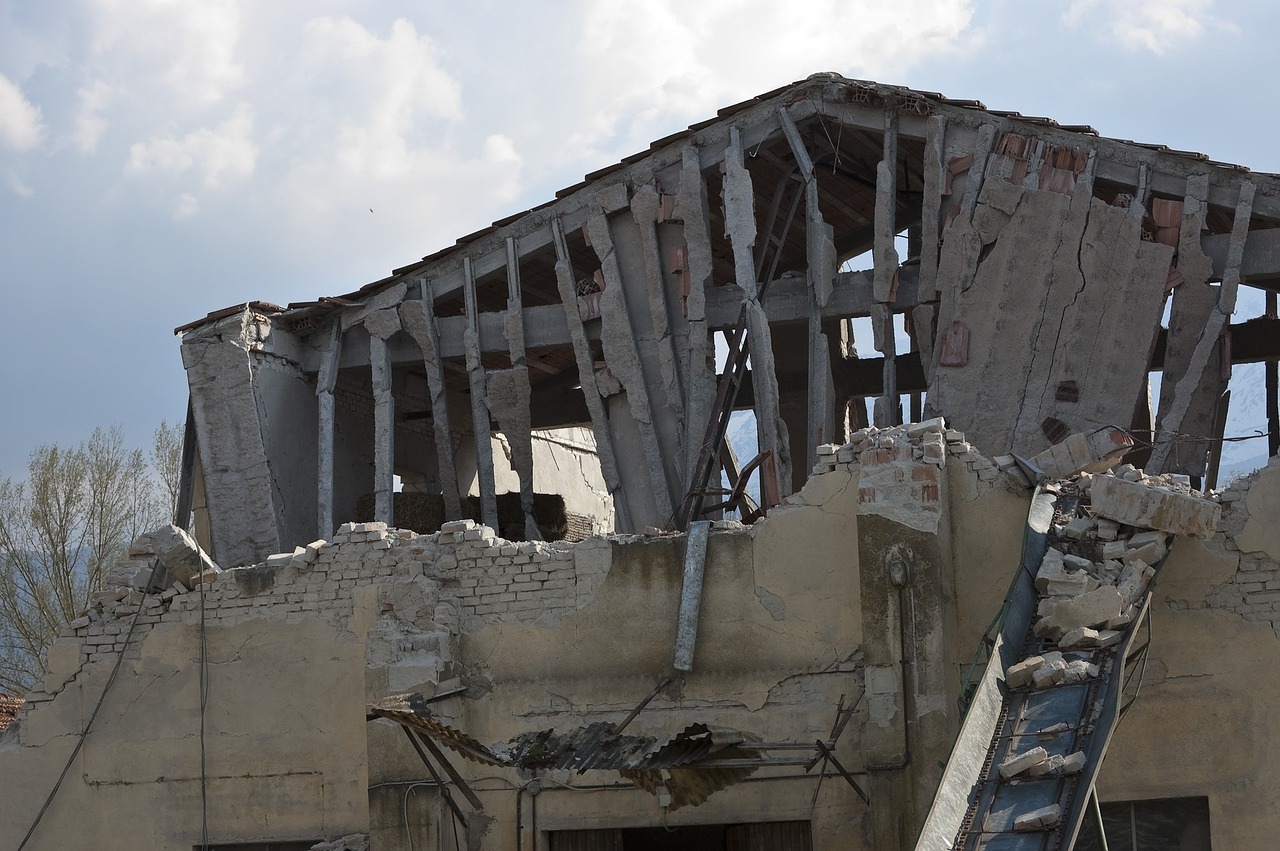 Ticari Bina Deprem Sigortası: İşletmelerin Hukuksal Riskleri Azaltma